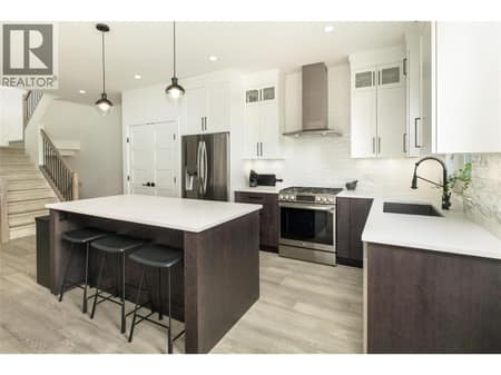 Photo 6 of 798 WARDLAW Avenue, Kelowna South