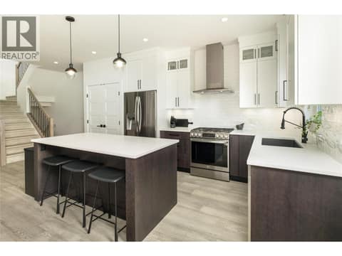 Photo 6 of 798 WARDLAW Avenue, Kelowna South