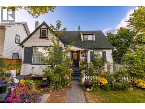 Photo 1 of 260 Lake Avenue, Kelowna South