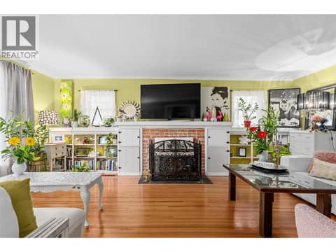 Photo 11 of 260 Lake Avenue, Kelowna South