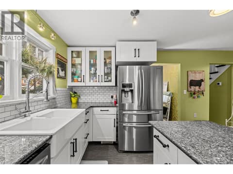 Photo 15 of 260 Lake Avenue, Kelowna South