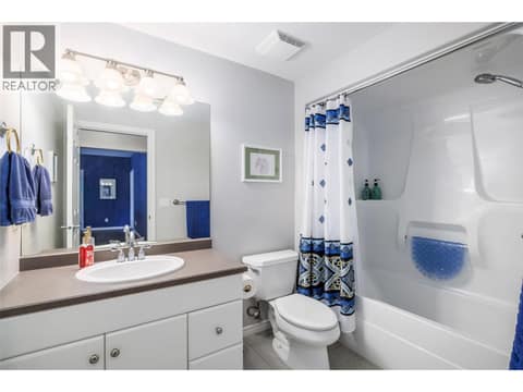Lower 4 piece Bathroom at 4170 Gallaghers Forest South, South East Kelowna