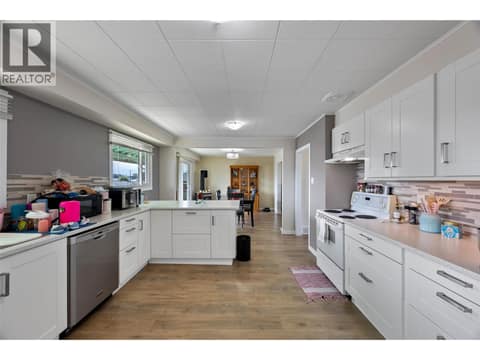Photo 10 of 1019 Moncton Avenue, North Kamloops