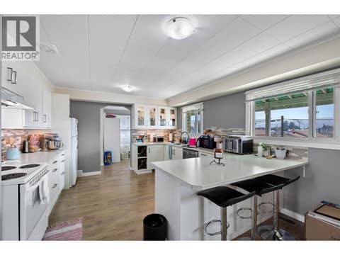 Photo 11 of 1019 Moncton Avenue, North Kamloops