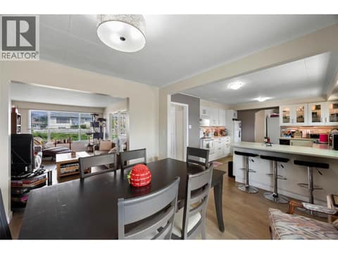 Photo 8 of 1019 Moncton Avenue, North Kamloops