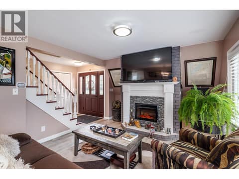 Photo 3 of 682 Cougar Street, Okanagan North, Vernon