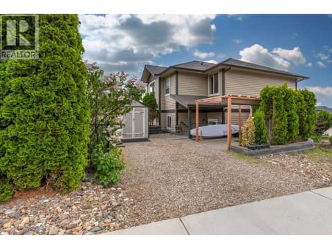 Suite parking at 6555 Blackcomb Place, Foothills, Vernon