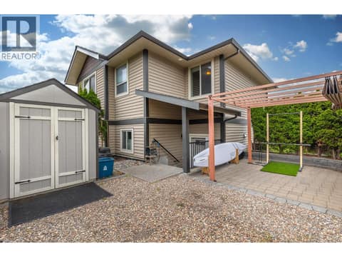 Suite parking at 6555 Blackcomb Place, Foothills, Vernon