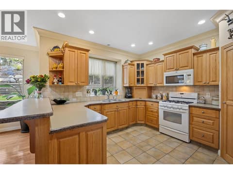 Photo 17 of 456 AZURE Place, Sahali, Kamloops