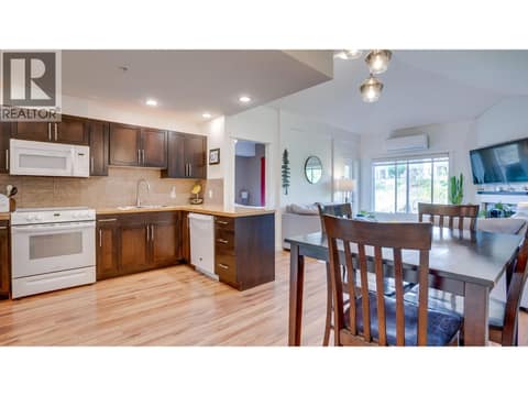 Photo 8 of 3211 Centennial Drive Unit# 28, Alexis Park, Vernon