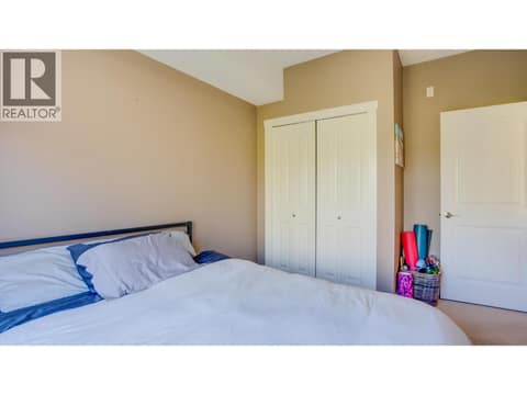 Guest bedroom at 3211 Centennial Drive Unit# 28, Alexis Park, Vernon