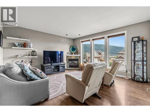 Photo 13 of 121 Blackcomb Court, Foothills, Vernon