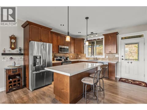 Photo 5 of 121 Blackcomb Court, Foothills, Vernon
