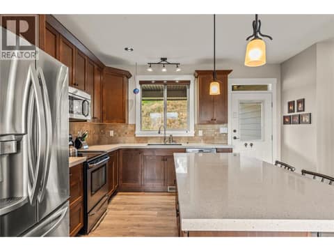 Photo 6 of 121 Blackcomb Court, Foothills, Vernon