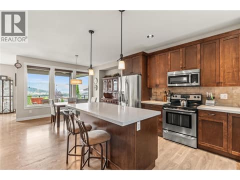 Photo 8 of 121 Blackcomb Court, Foothills, Vernon
