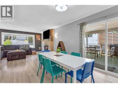 Large sliders to deck at 3227 McIver Road, Glenrosa, West Kelowna