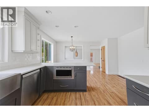 Photo 9 of 298 JUNIPER Avenue, North Kamloops