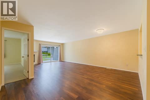 Photo 4 of 11121 Scott Street Unit# 10, Main Town, Summerland