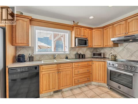 Photo 13 of 4597 Lakeside Road, Main South, Penticton