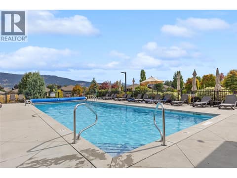 Seasonal outdoor pool and hot tub at 13155 Staccato Drive, Lake Country North West