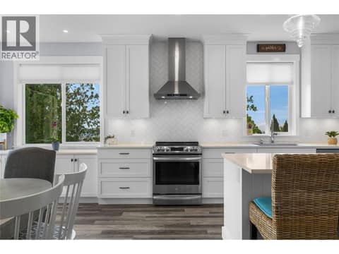 Photo 11 of 2180 Sunview Drive, West Kelowna Estates