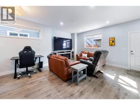Photo 6 of 825 Cadder Avenue Unit# 4, Kelowna South
