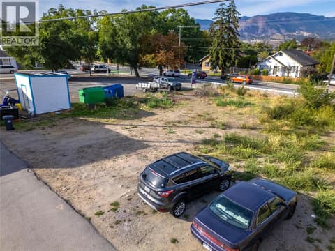 Photo 10 of 686 Martin Street, Main North, Penticton