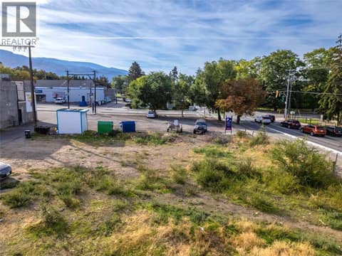 Photo 11 of 686 Martin Street, Main North, Penticton