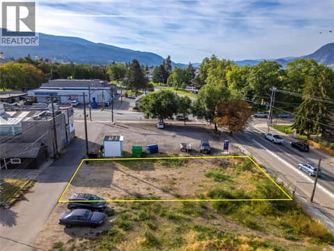 Photo 15 of 686 Martin Street, Main North, Penticton