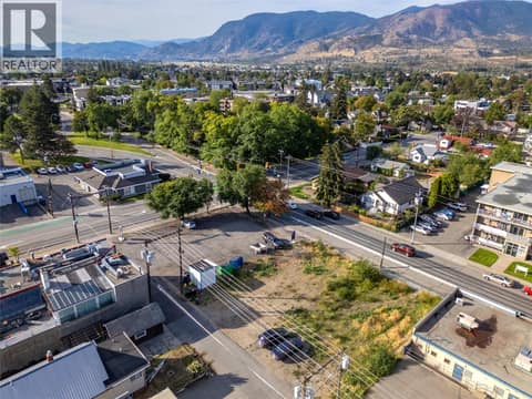 Photo 4 of 686 Martin Street, Main North, Penticton
