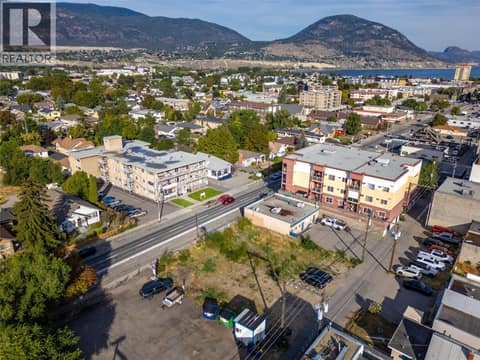 Photo 5 of 686 Martin Street, Main North, Penticton