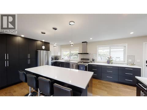 Photo 2 of 1705 KNOLLWOOD Crescent, Valleyview, Kamloops