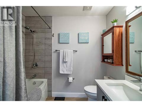Photo 14 of 1605 Carmi Avenue, Columbia/Duncan, Penticton