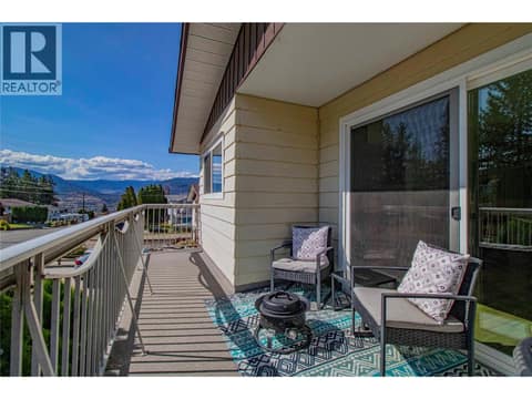 Photo 4 of 1605 Carmi Avenue, Columbia/Duncan, Penticton