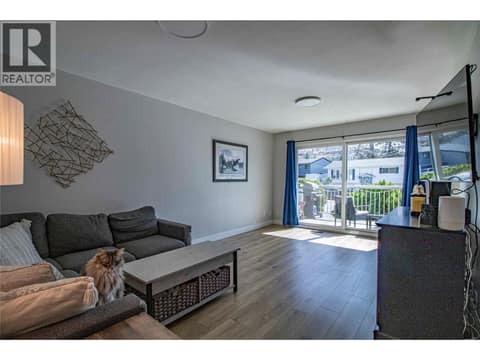 Photo 6 of 1605 Carmi Avenue, Columbia/Duncan, Penticton