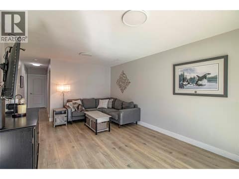 Photo 7 of 1605 Carmi Avenue, Columbia/Duncan, Penticton