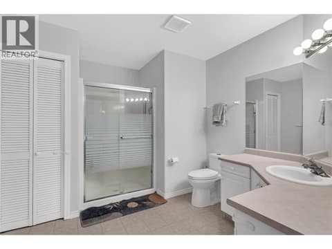 Large ensuite at 3819 Glen Canyon Drive, Westbank Centre, West Kelowna