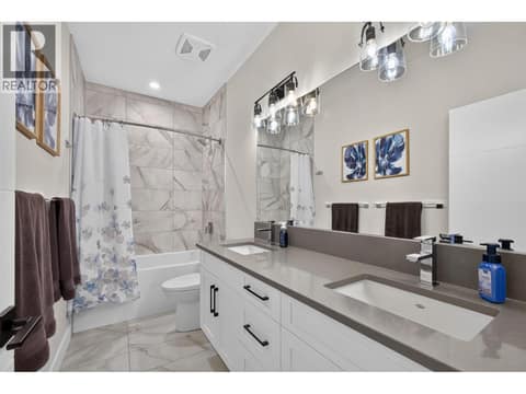 2nd full bathroom upstairs at 3555 Boxwood Road, McKinley Landing, Kelowna