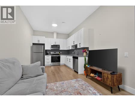 Suite living room/kitchen at 3555 Boxwood Road, McKinley Landing, Kelowna