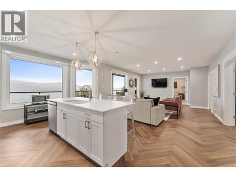 Photo 36 of 408 Okaview Road, Upper Mission, Kelowna