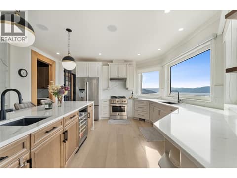 Photo 5 of 408 Okaview Road, Upper Mission, Kelowna
