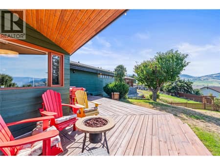 Front deck at 3047 Sunnyview Road, Bella Vista, Vernon