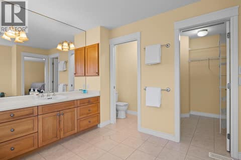 Primary bathroom with 5 fixures and privacy. at 2620 Arthur Road, McKinley Landing, Kelowna