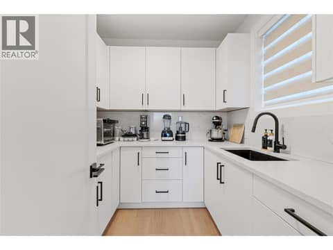 Photo 14 of 389 Moubray Road, North Glenmore, Kelowna