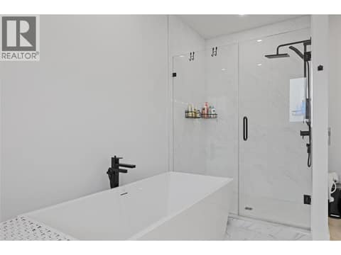 Primary Ensuite at 389 Moubray Road, North Glenmore, Kelowna