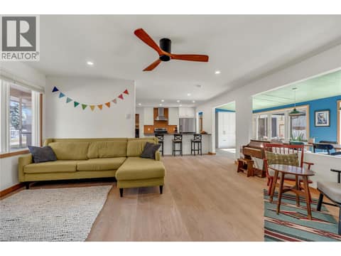 Photo 4 of 212 Carr Crescent, Oliver Rural