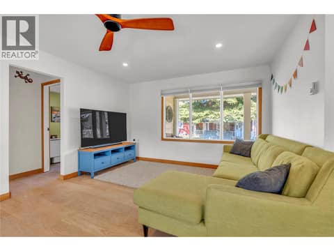 Photo 5 of 212 Carr Crescent, Oliver Rural