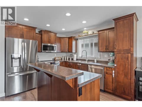 Photo 6 of 2592 Crestline Street Unit# 9, Brocklehurst, Kamloops