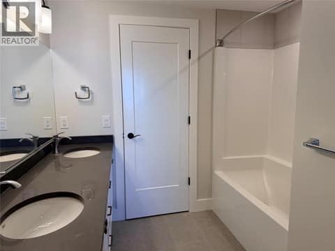 Photo 8 of 2171 Van Horne Drive Unit# 101, Aberdeen, Kamloops
