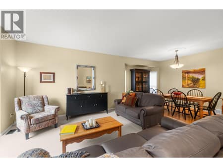 Photo 6 of 294 Knightsbridge Way, North Glenmore, Kelowna